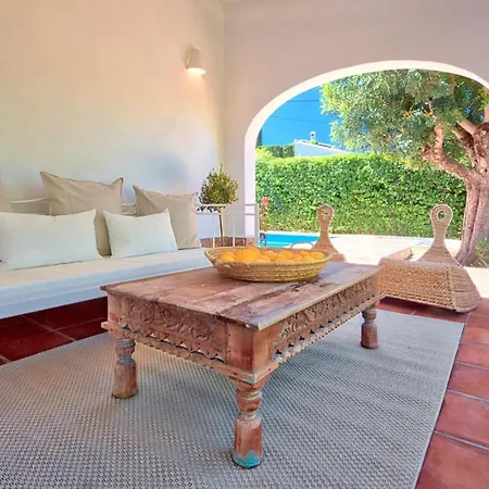 Villa Nomad *